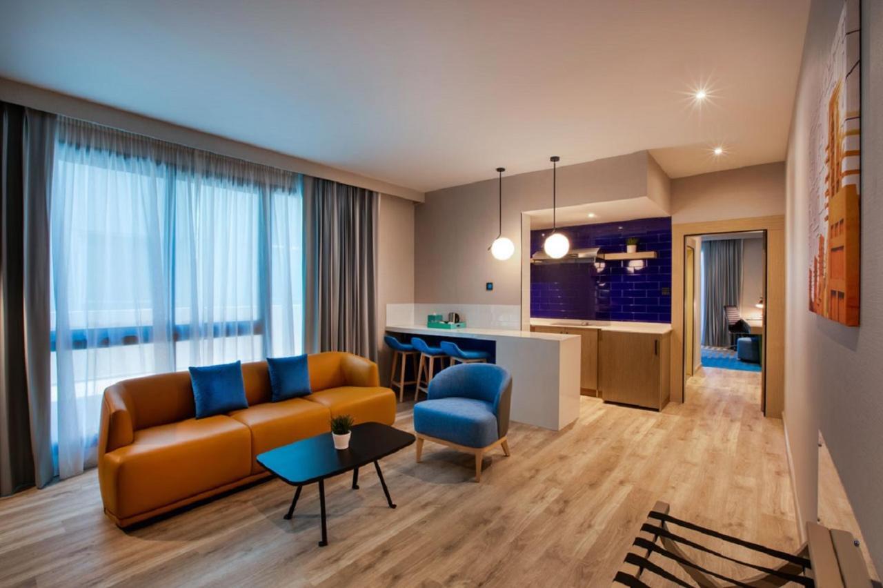 La Quinta By Wyndham Dubai Jumeirah Exterior photo