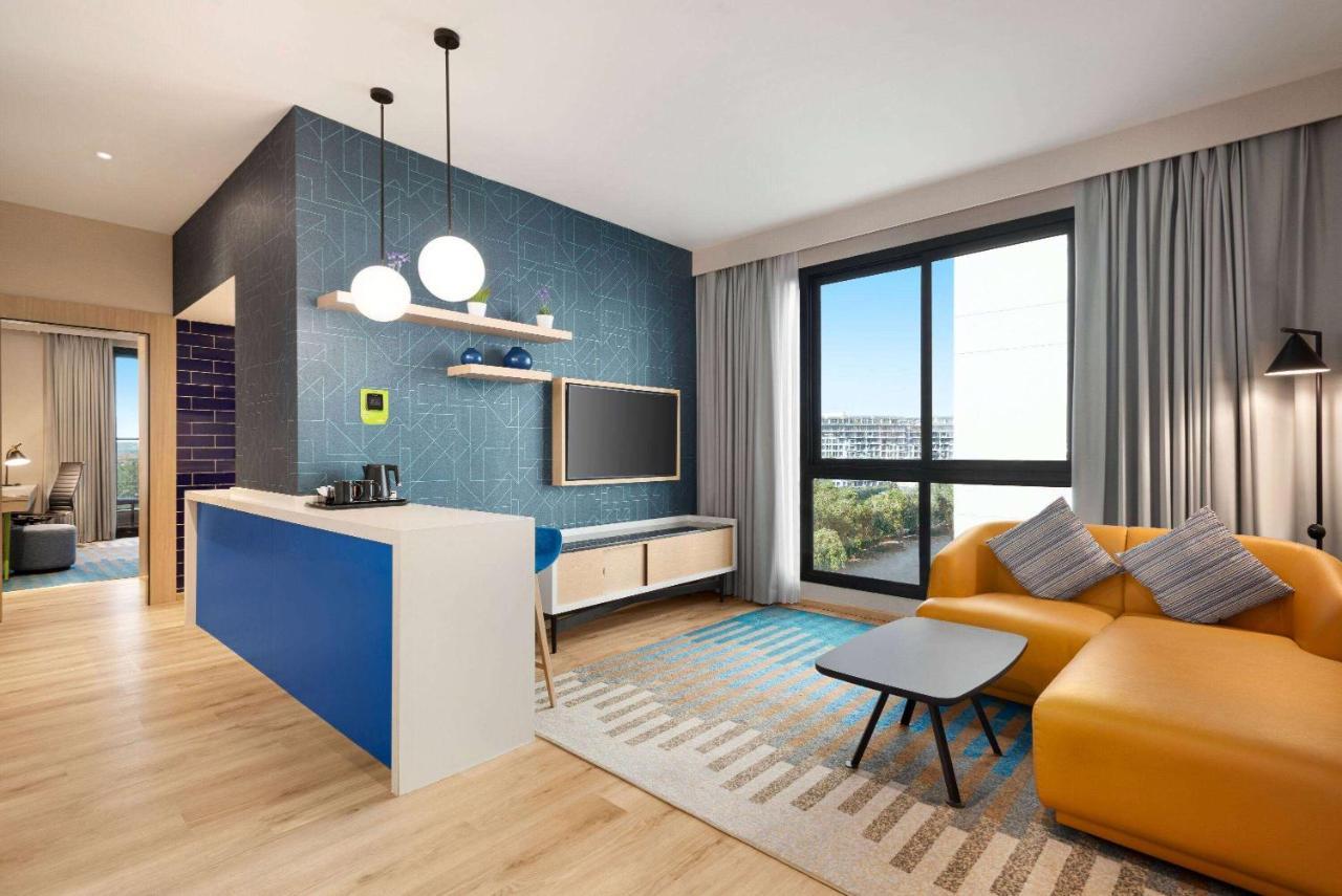 La Quinta By Wyndham Dubai Jumeirah Exterior photo