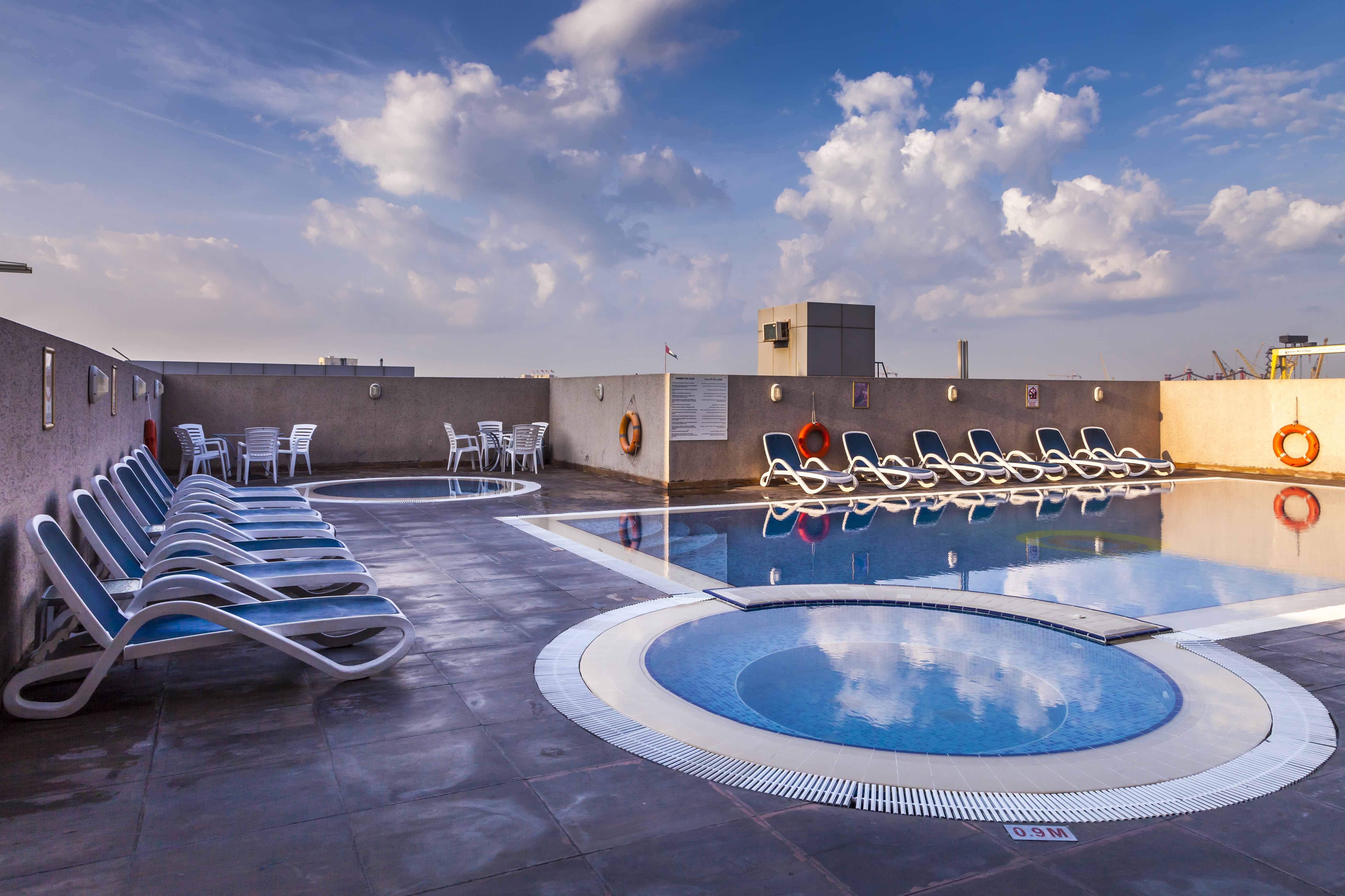 La Quinta By Wyndham Dubai Jumeirah Exterior photo