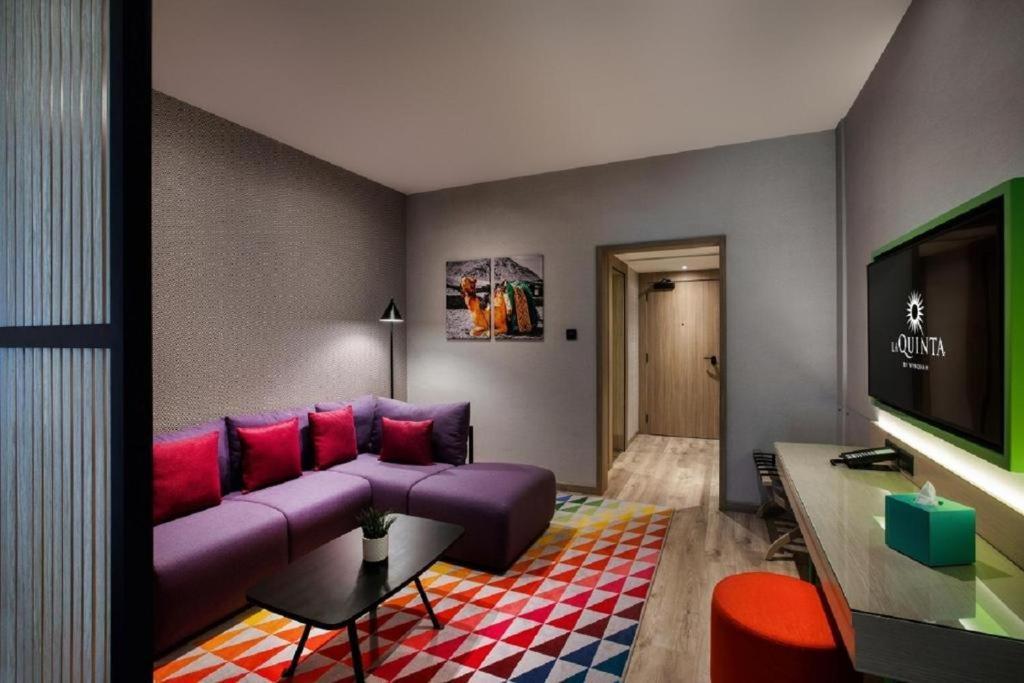La Quinta By Wyndham Dubai Jumeirah Exterior photo